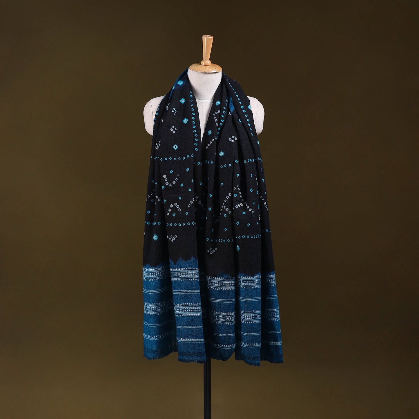 Kutch handwoven merino wool tie-dye bandhani shawl 14