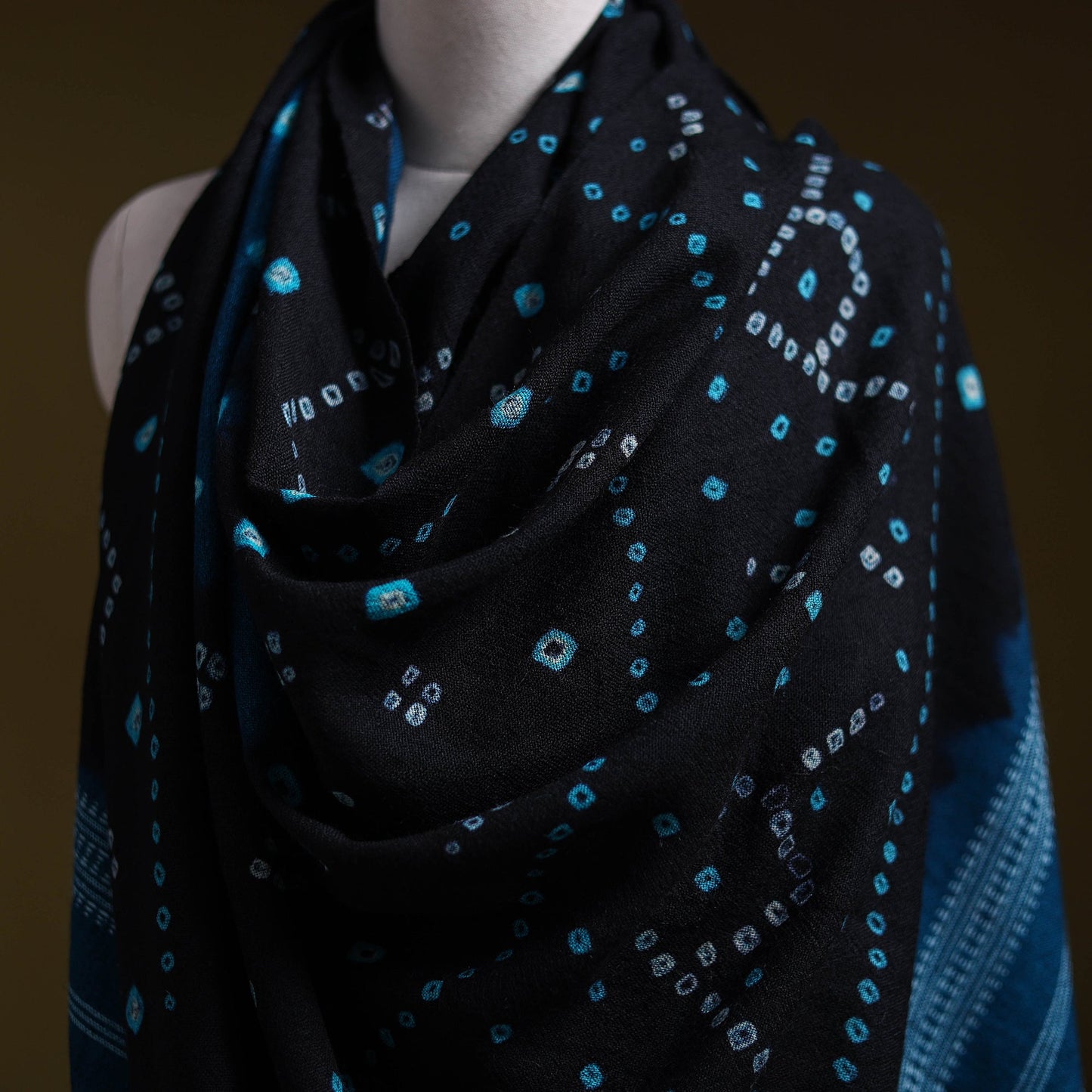 Kutch handwoven merino wool tie-dye bandhani shawl 14