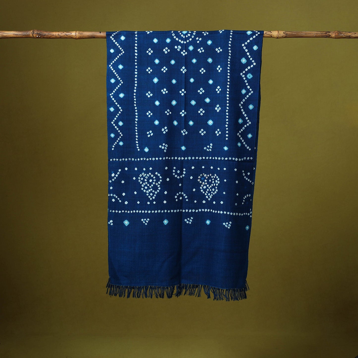 Kutch handwoven merino wool tie-dye bandhani stole 03