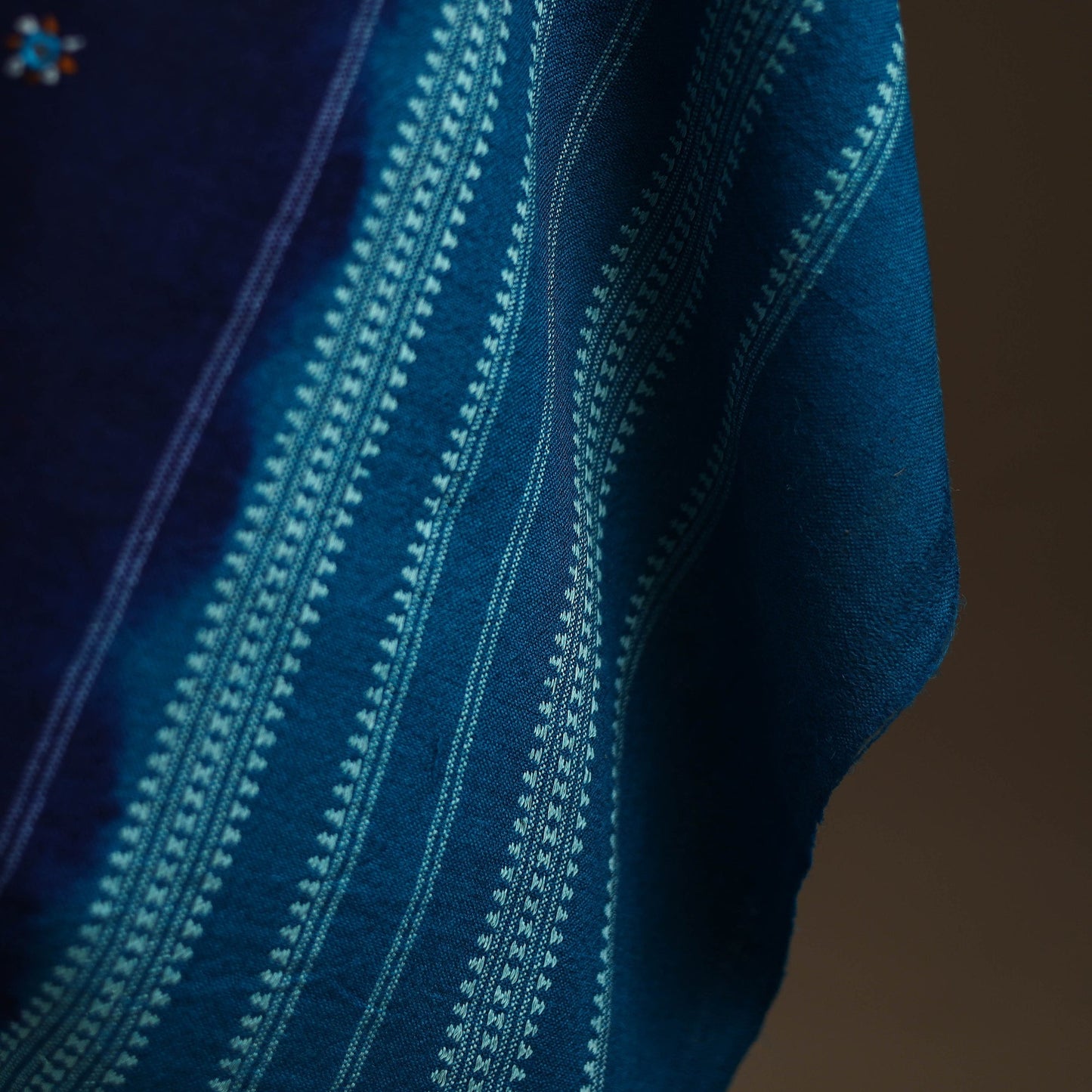 Kutch mirror work handwoven bandhani bagida woolen shawl 17