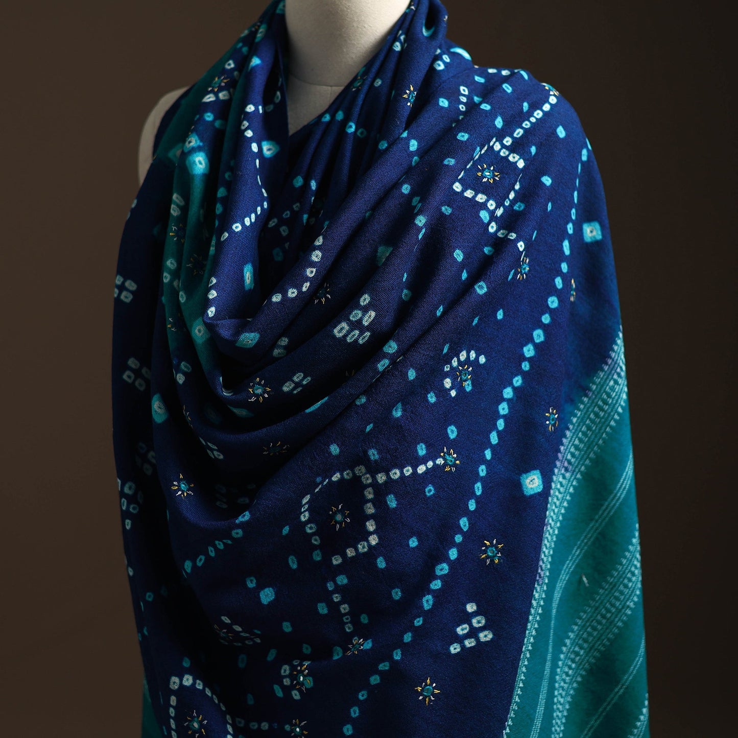 Kutch mirror work handwoven bandhani bagida woolen shawl 20