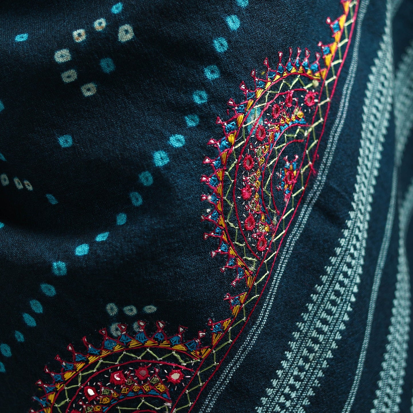 Kutch mirror work handwoven neran embroidery bandhani