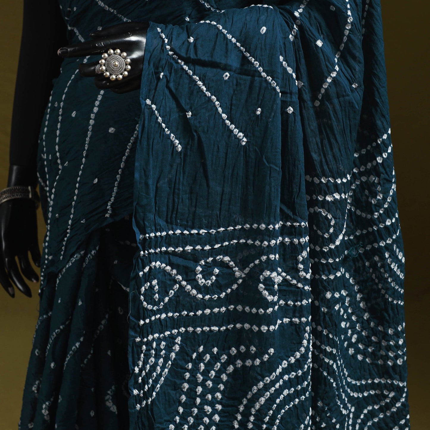 Kutch tie-dye pure cotton bandhani saree 16 - handcrafted