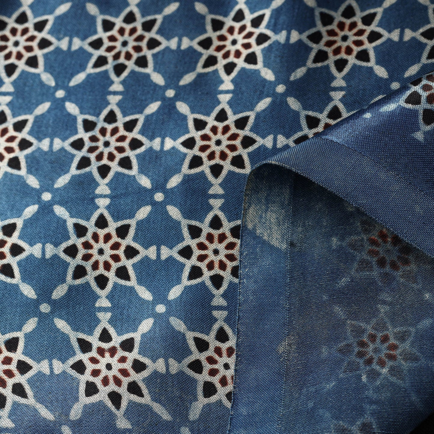 Mashru silk natural dyed fabric 01 - handcrafted