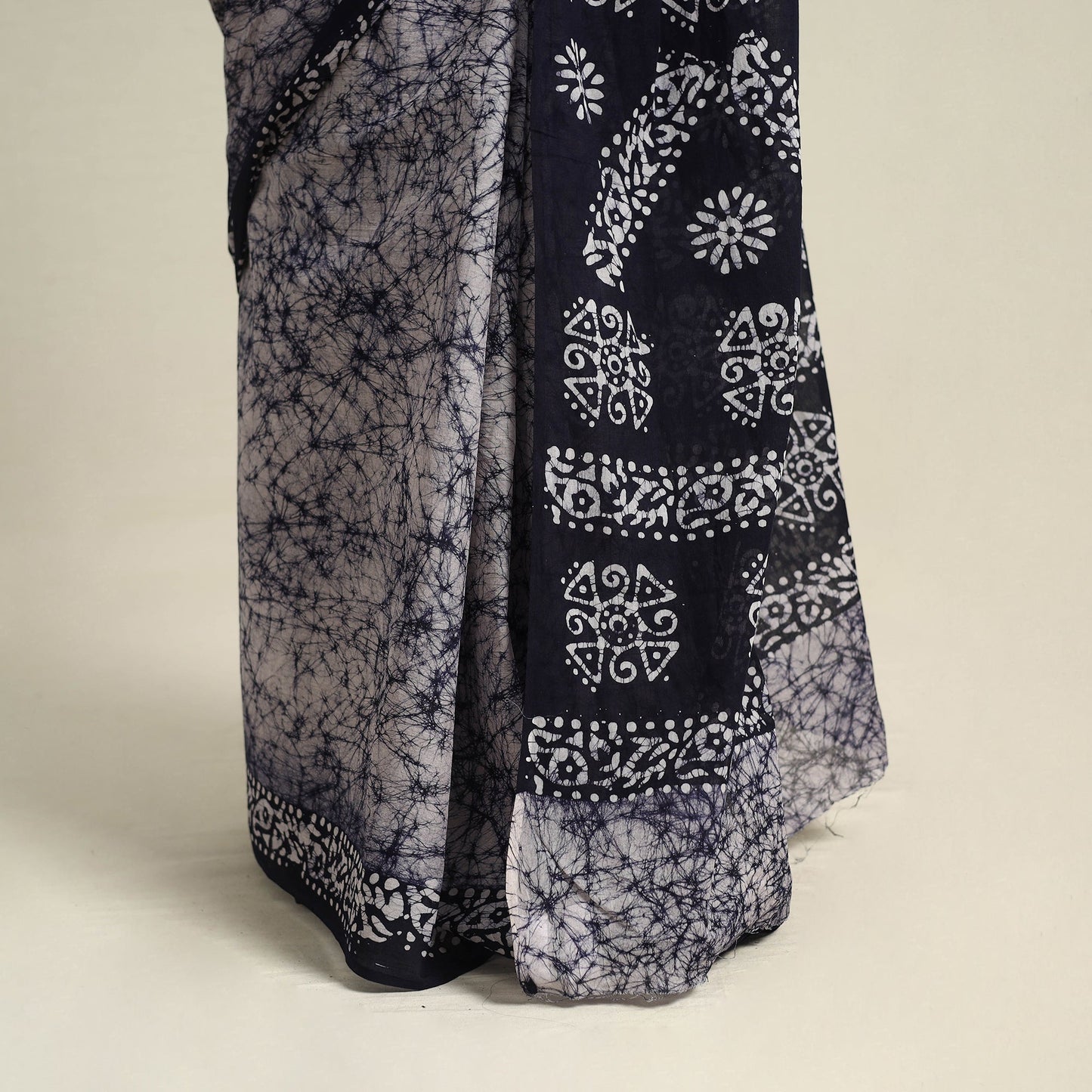 Buy Mul Cotton Blue Hand Batik Print Saree