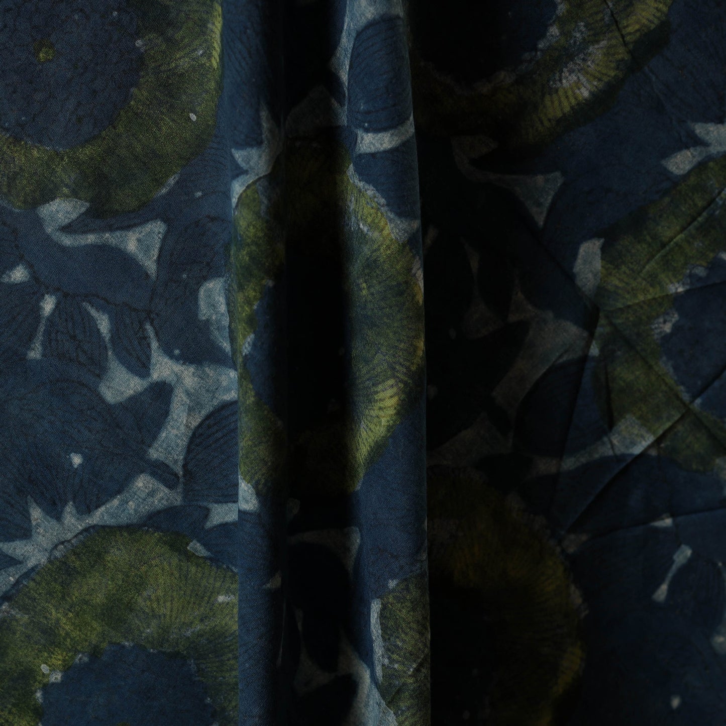 Blue - natural dyed bagru dabu fabric 01 - handcrafted