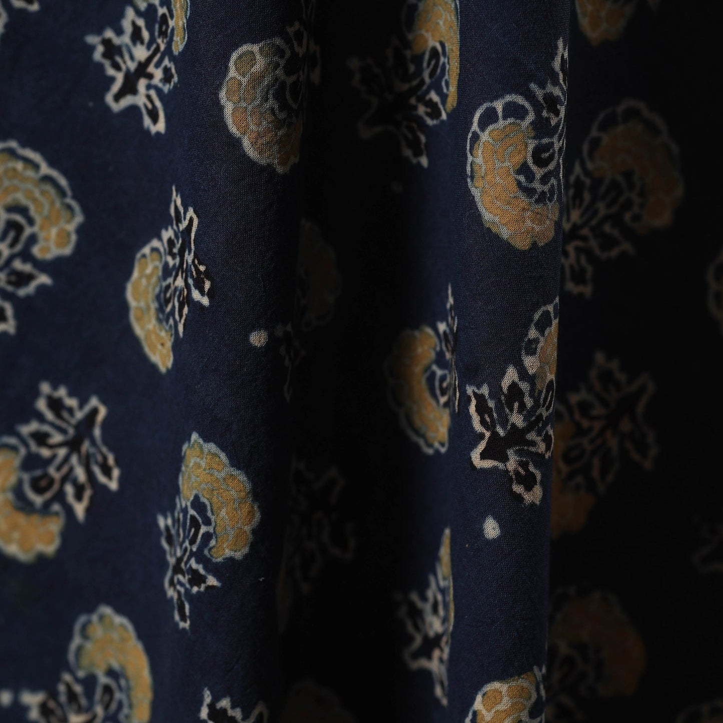 Natural dyed hand cotton fabric 01 - handcrafted