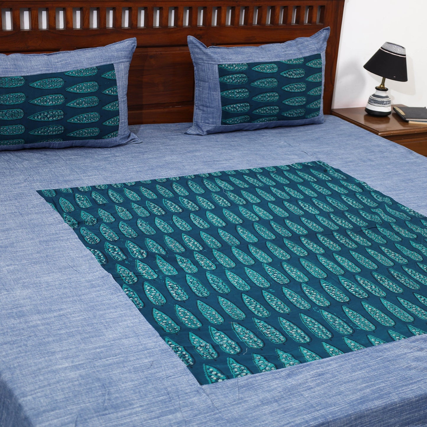 Blue - plain cotton double bed cover with patchwork (94 x