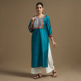 Buy Plain Slub Silk Pintuck Kurta with Ikat Patchwork Online at iTokri.com