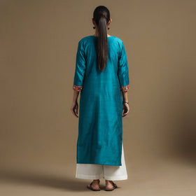 Buy Plain Slub Silk Pintuck Kurta with Ikat Patchwork Online at iTokri.com