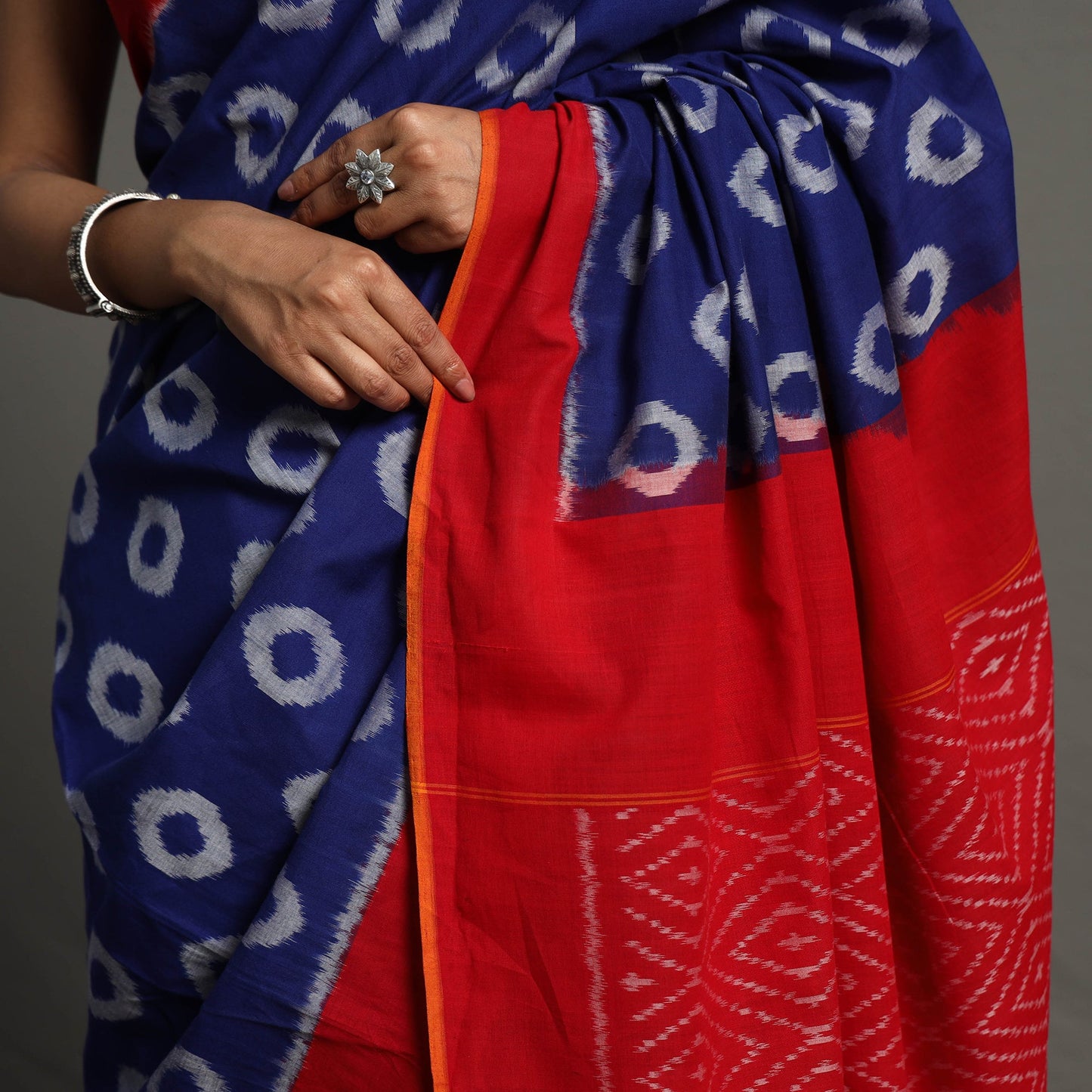  Pochampally Ikat Weave Handloom Cotton Saree 