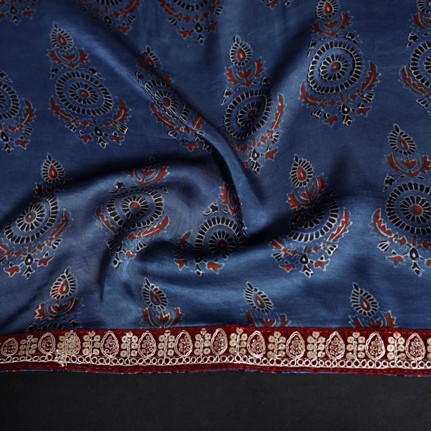 Printed modal silk blouse piece with lace work 39