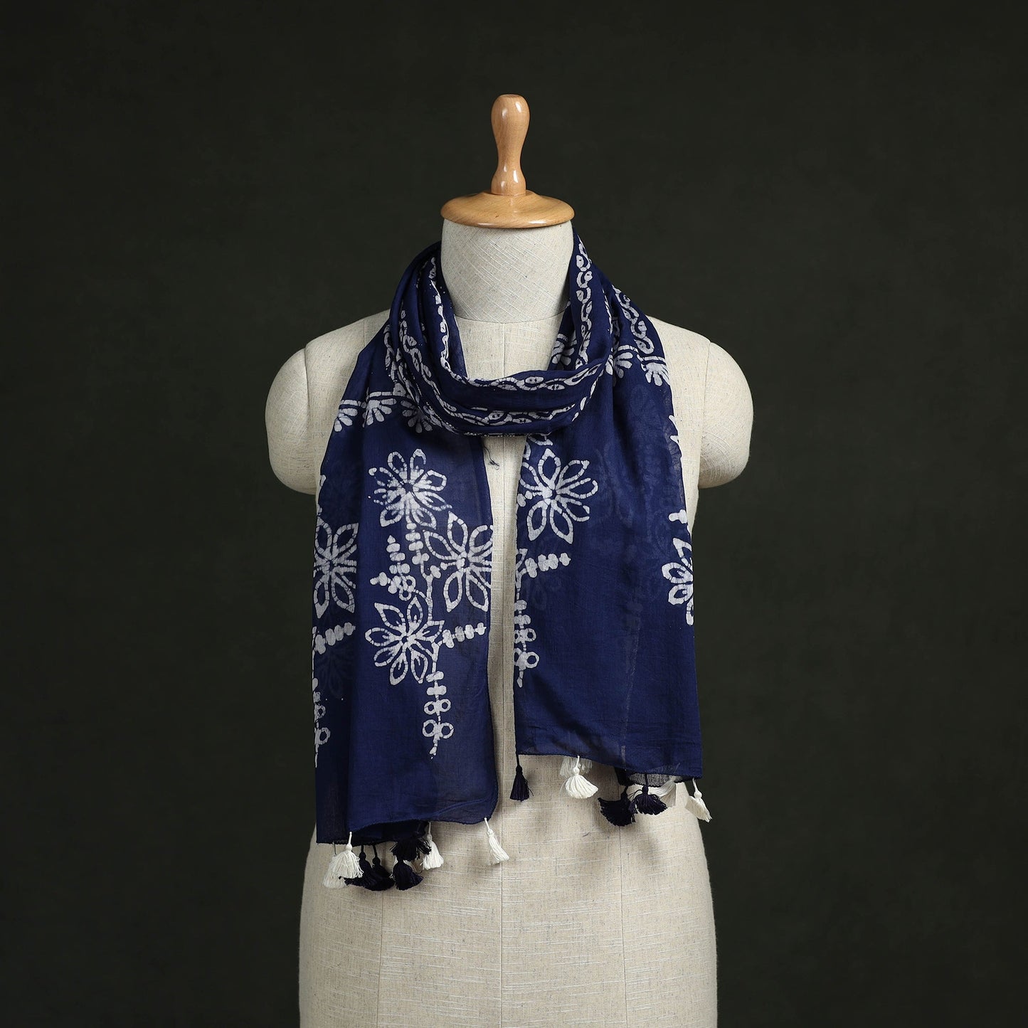 Pure mul cotton kutch hand block batik print stole