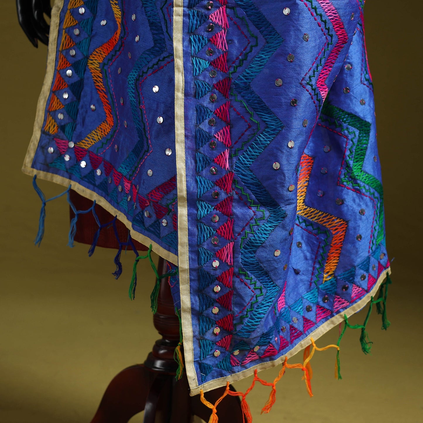 Ranihati chanderi silk zig zag hand embroidery dupatta 06
