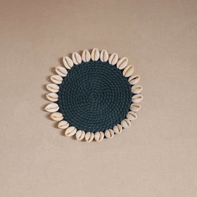 Shell work handcrafted thread coaster 01