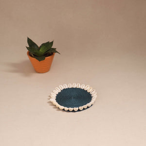 Shell work handcrafted thread coaster 01