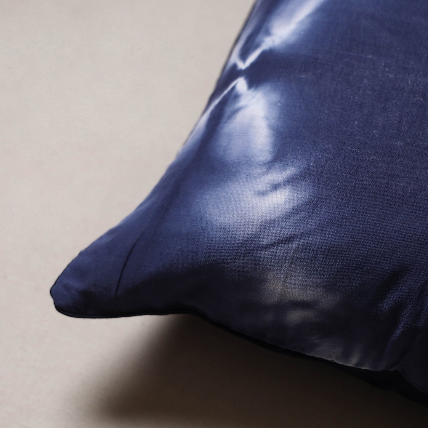 Shibori tie-dye cushion cover 07 - handcrafted