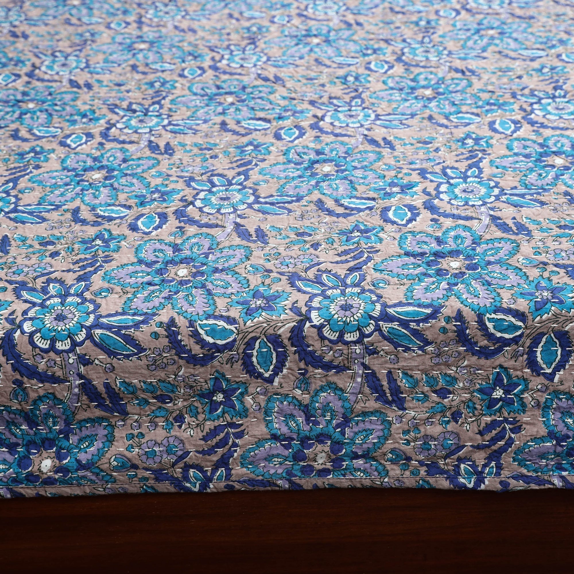 Tagai work hand sanganeri double bed sheet (108 x 90 in) 04