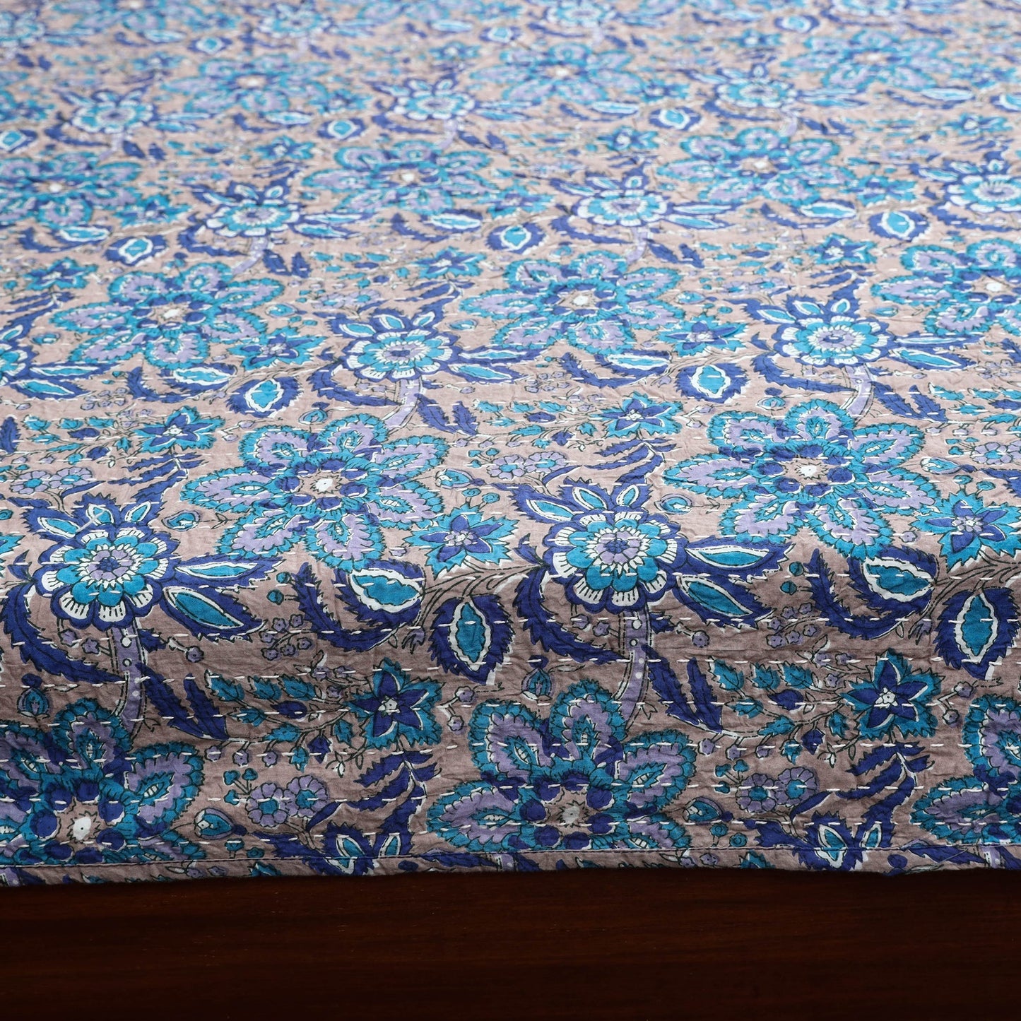 Tagai work hand sanganeri double bed sheet (108 x 90 in) 04