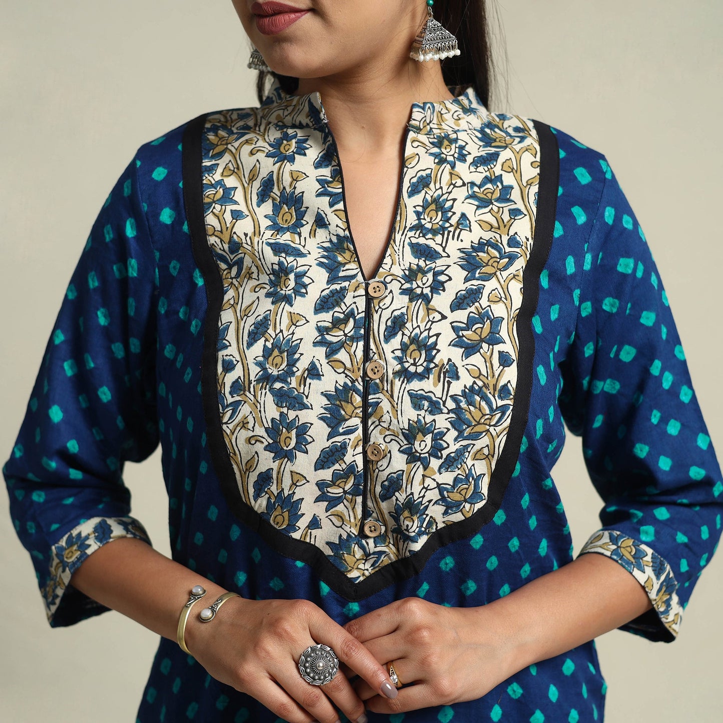 Blue Tie-dye Cotton Patchwork Straight Bandhani Kurta for Women