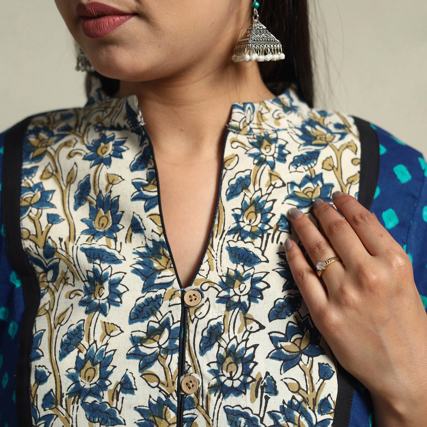 Blue Tie-dye Cotton Patchwork Straight Bandhani Kurta for Women