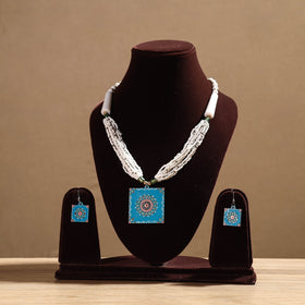 Buy Tikuli Art Handpainted Wooden Necklace Set Online at iTokri.com