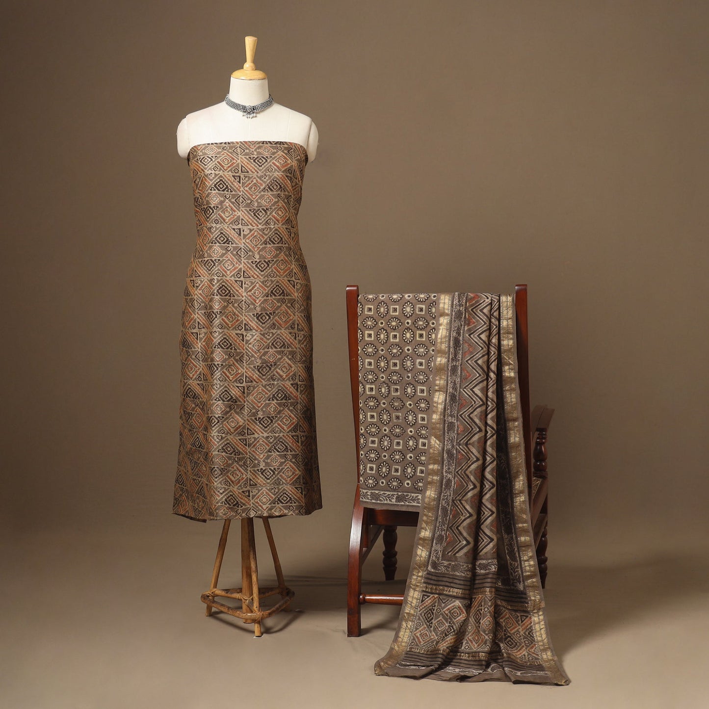 Brown 3pc Natural Dyed Maheshwari Silk Unstitched Vanaspati Jahota Dress Material