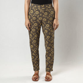 Brown printed cotton tapered casual pant for women
