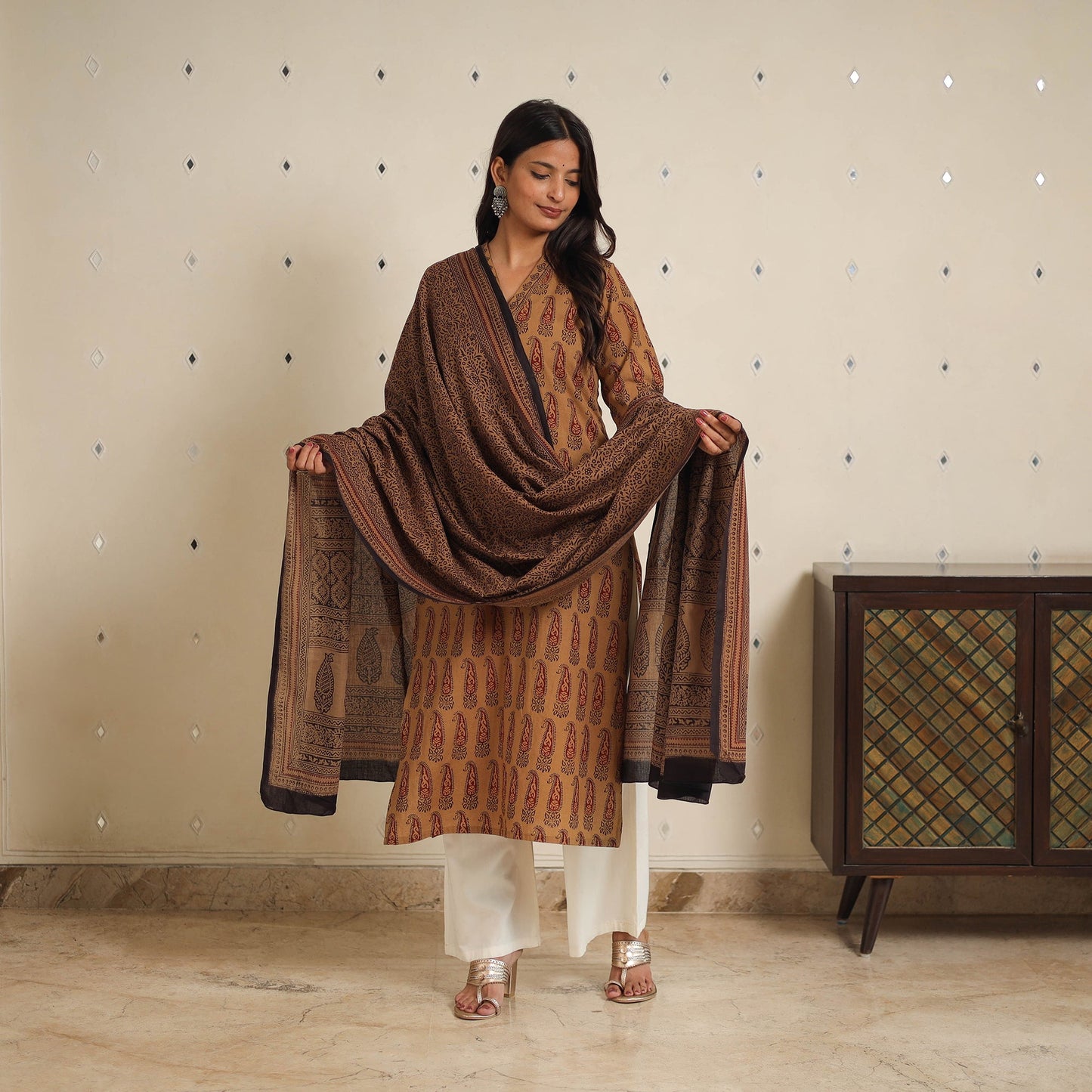 Brown - bagh cotton suit set (set of 2) 02 - handcrafted