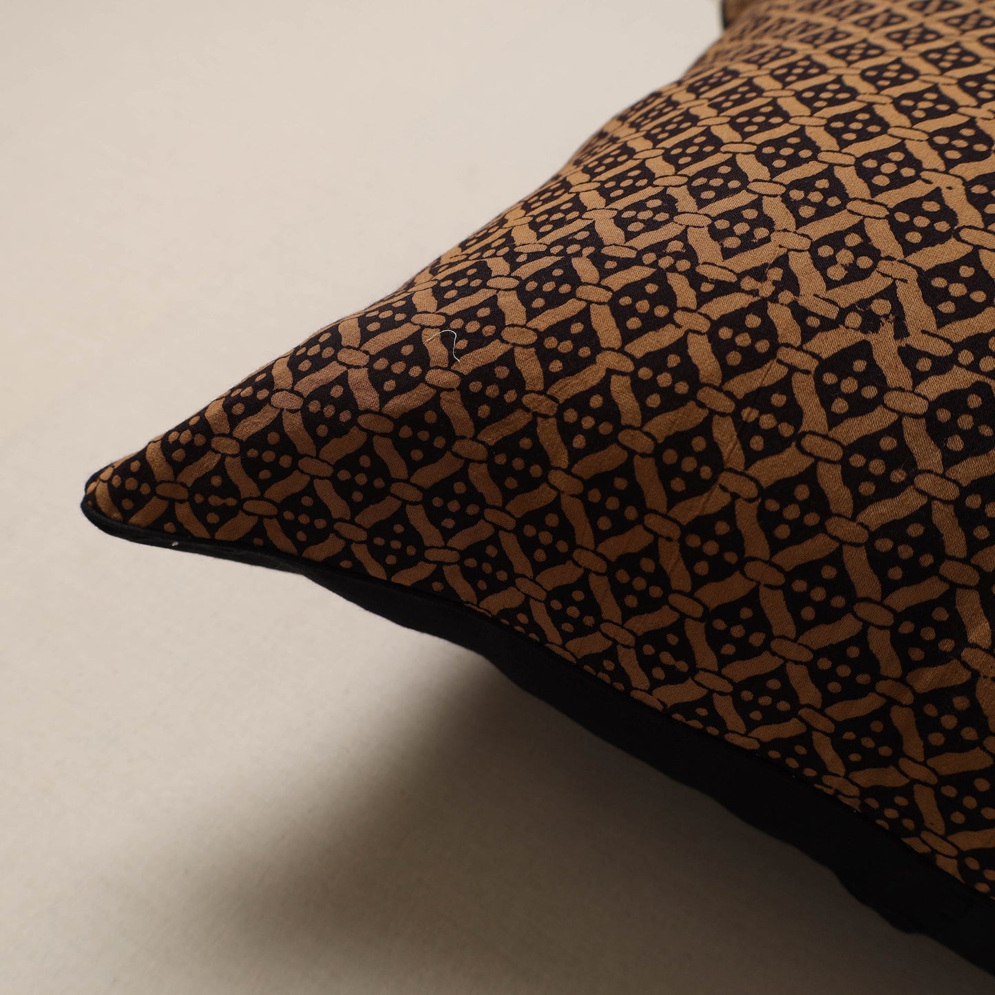 Hand bagh cushion cover 45 - handcrafted