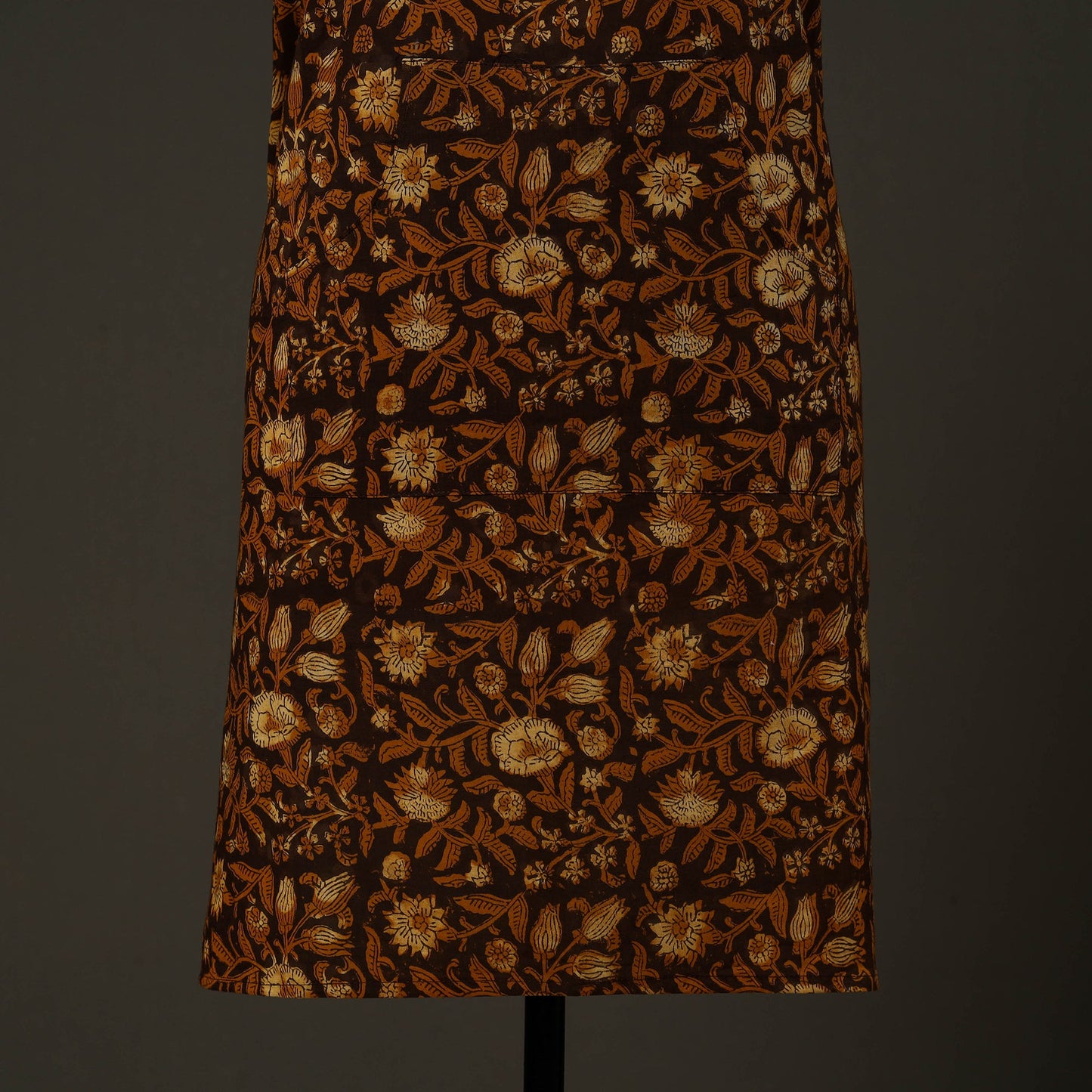 Brown - bagru cotton apron with pocket 22 - handcrafted