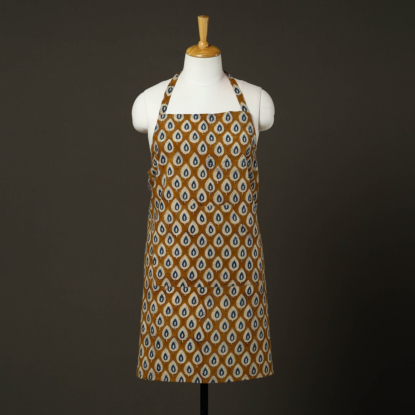 Brown - bagru cotton apron with pocket 28 - handcrafted
