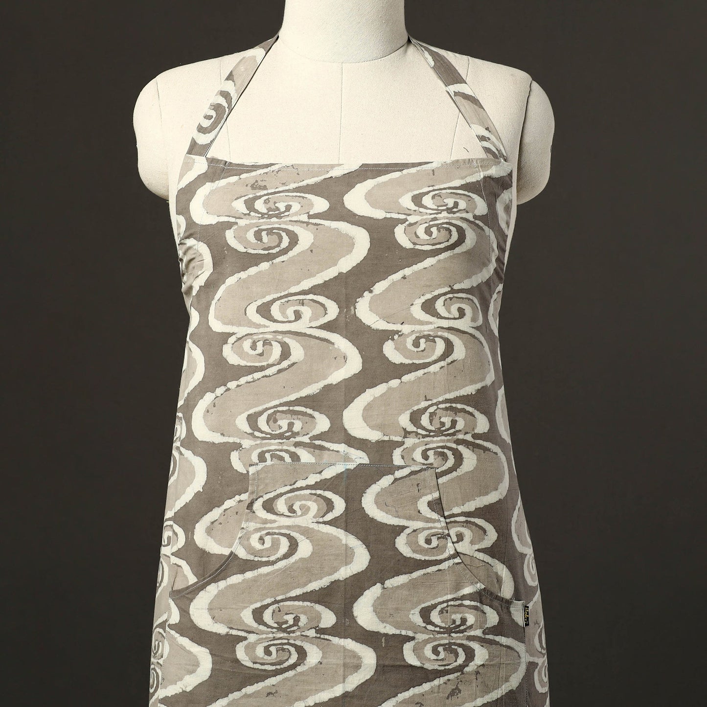 Brown - bagru cotton apron with pocket 53 - handcrafted