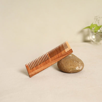 Brown Bijnor Hand Carved Neem Wooden Comb (Medium)