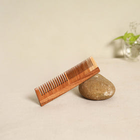 Brown Bijnor Hand Carved Neem Wooden Comb (Medium)