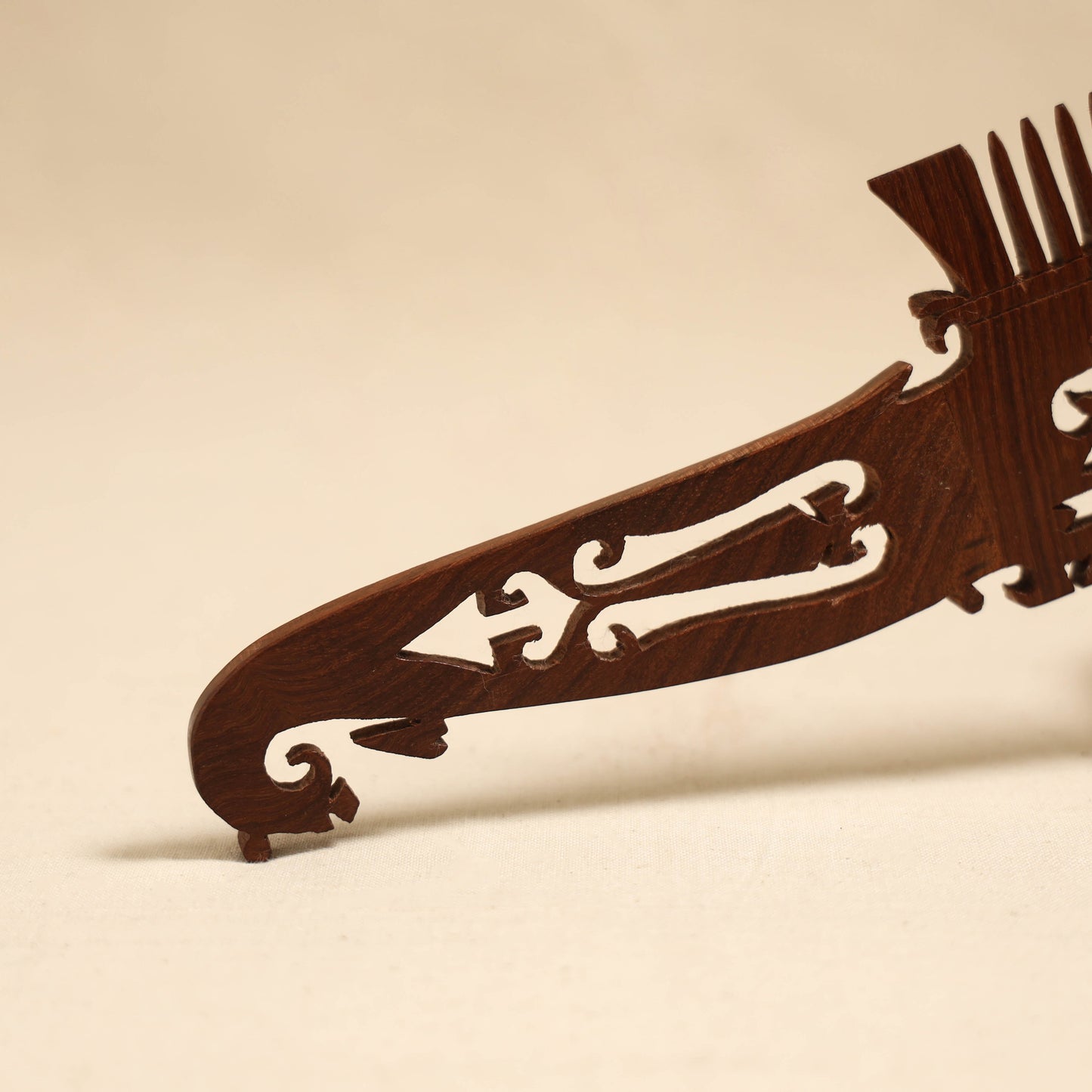 Bijnor hand carved sheesham wooden comb (large) 01