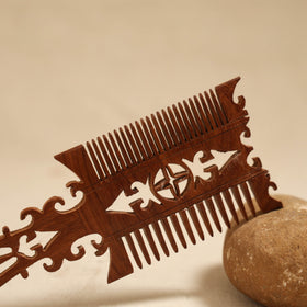 Bijnor hand carved sheesham wooden comb (large) 05