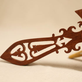 Bijnor hand carved sheesham wooden comb (large) 05