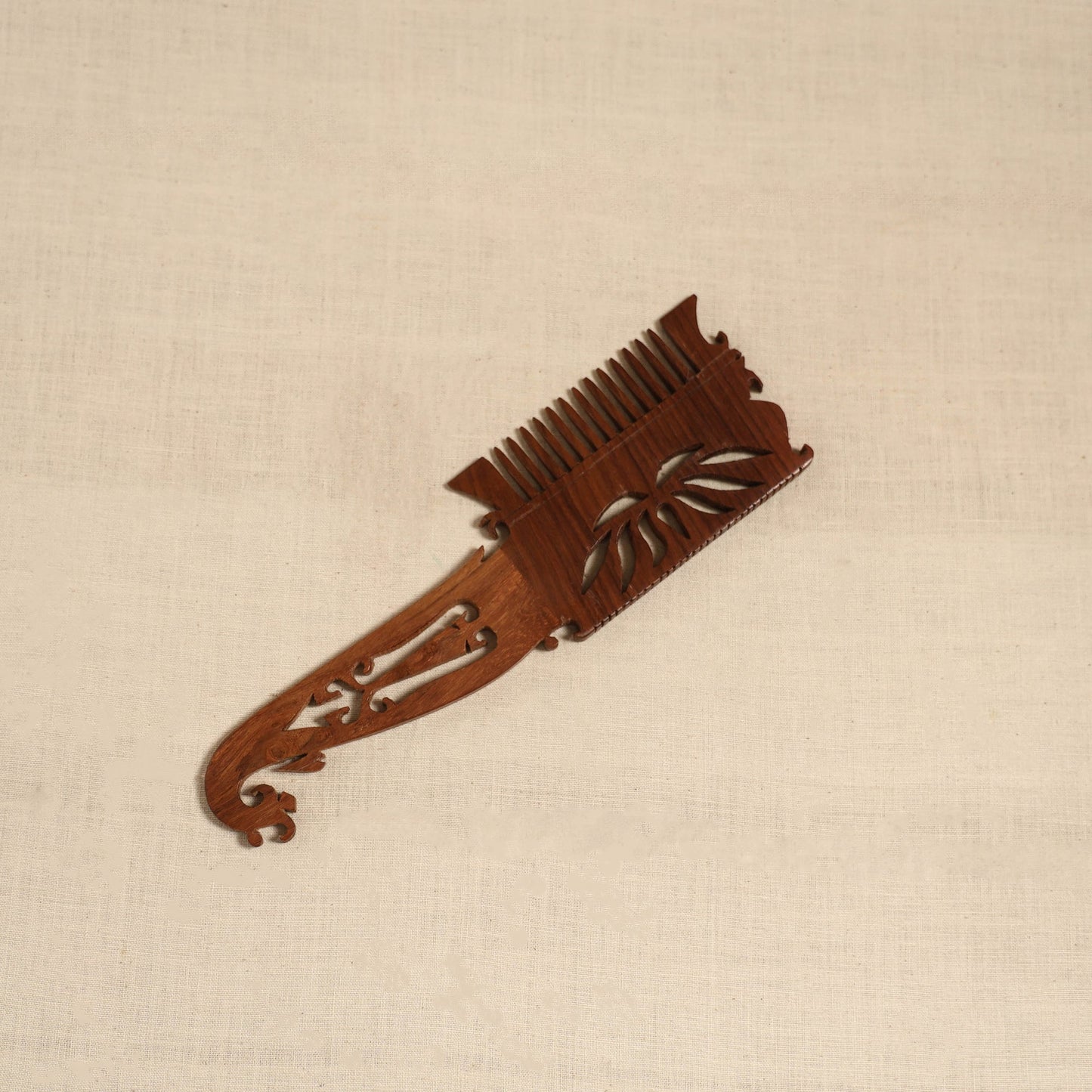 Bijnor hand carved sheesham wooden comb (large) 11