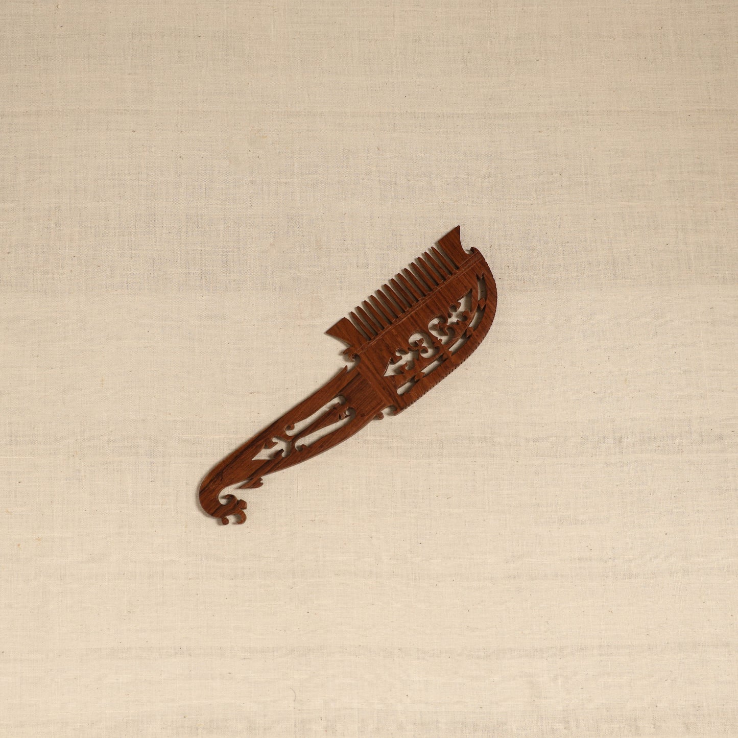 Bijnor hand carved sheesham wooden comb (large) 12