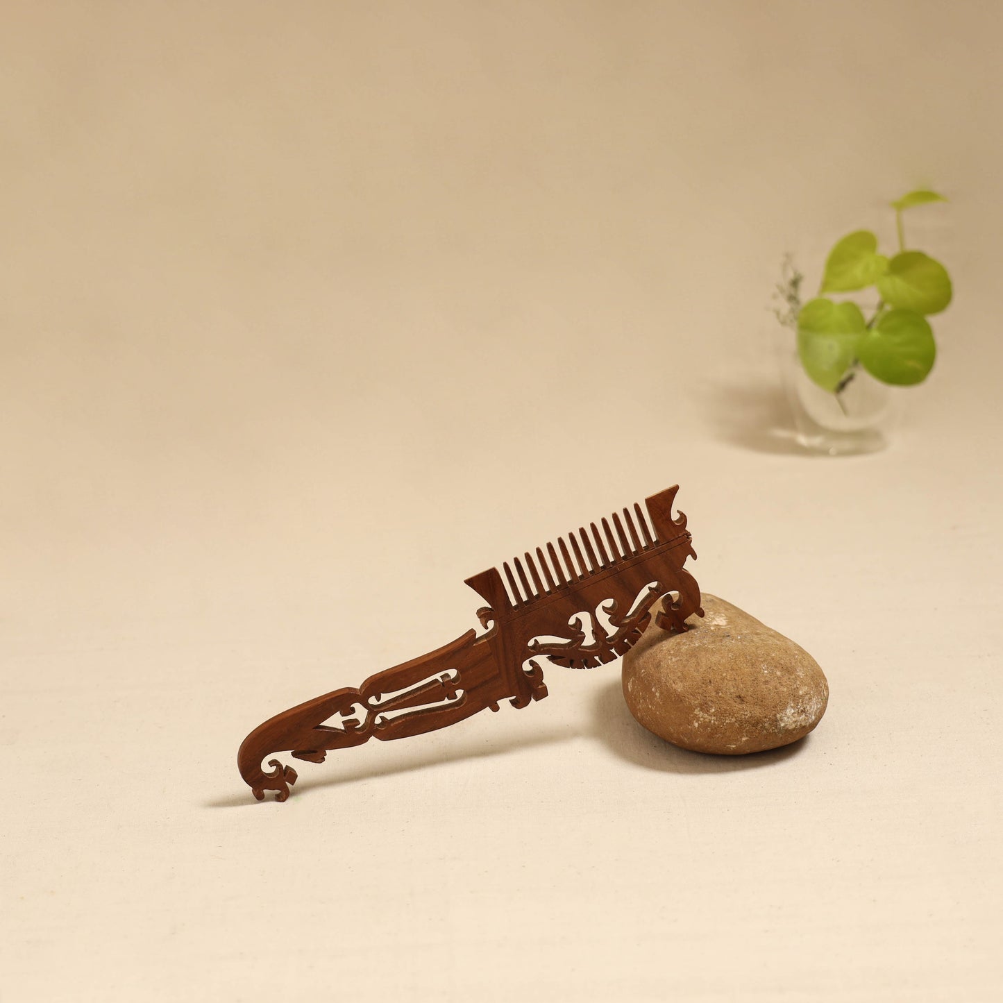 Bijnor hand carved sheesham wooden comb (large) 13