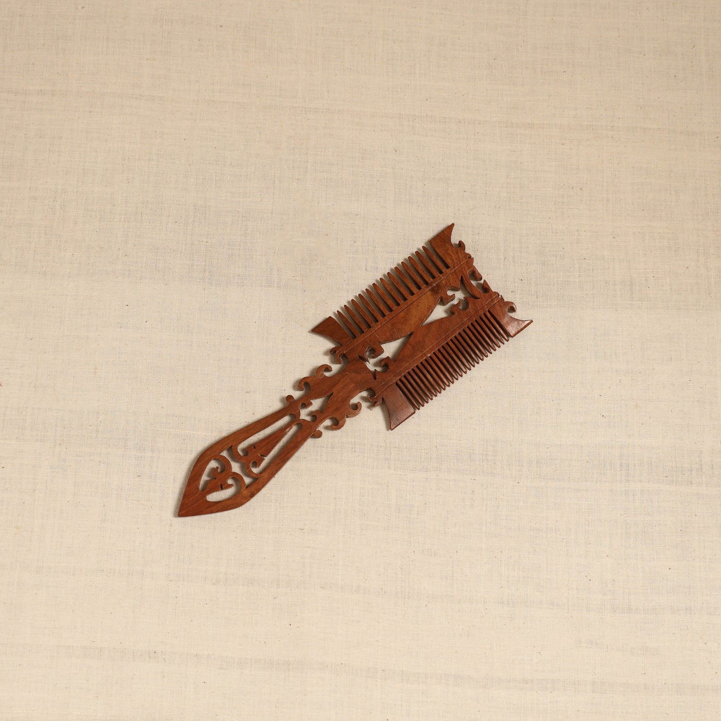 Bijnor hand carved sheesham wooden comb (large) 14