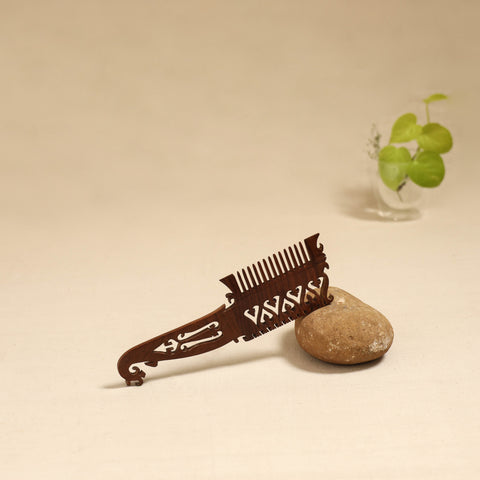 Bijnor hand carved sheesham wooden comb (large) 17