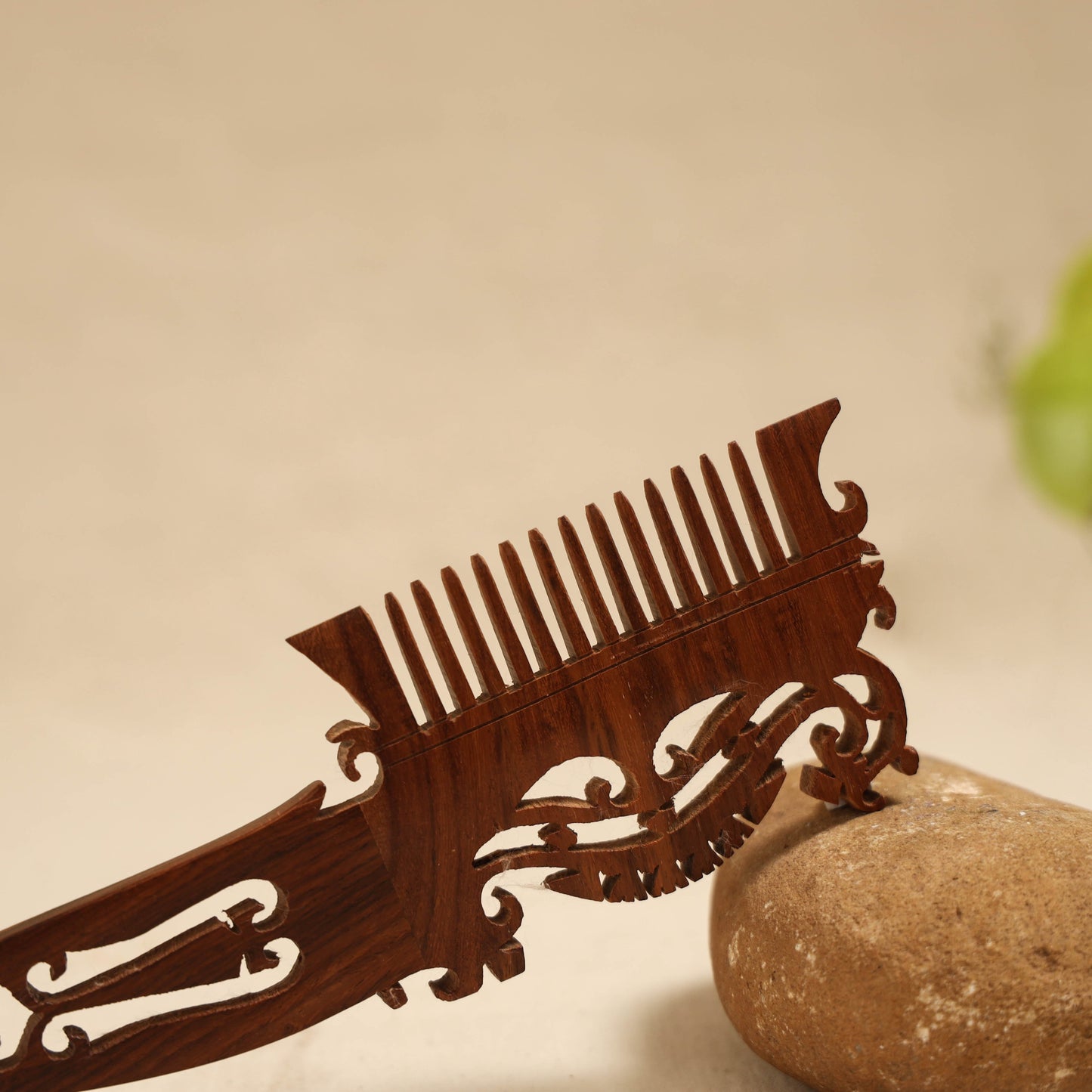 Bijnor hand carved sheesham wooden comb (large) 20