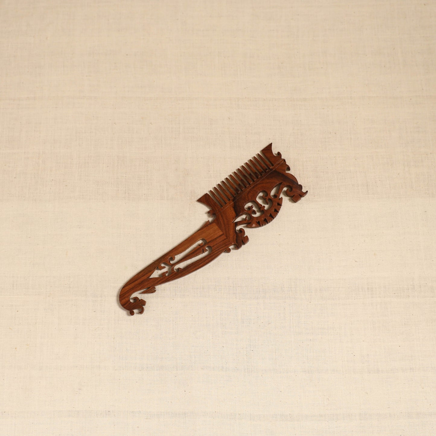 Bijnor hand carved sheesham wooden comb (large) 21