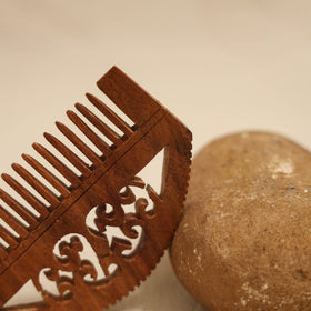 Bijnor hand carved sheesham wooden comb (medium) 22
