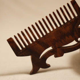 Bijnor hand carved sheesham wooden comb (medium) 23