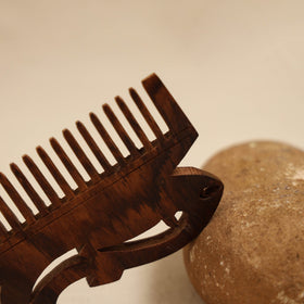 Bijnor hand carved sheesham wooden comb (medium) 23