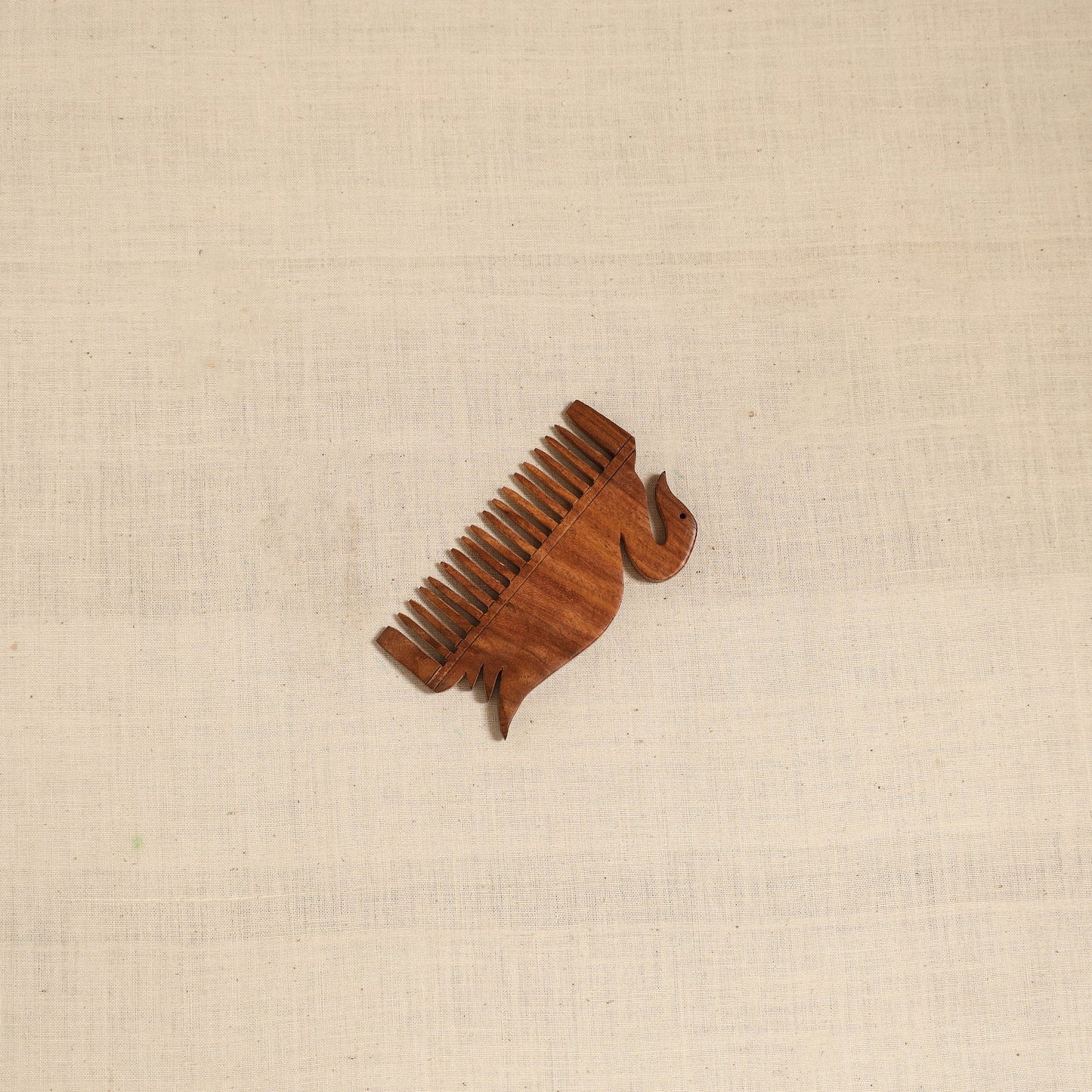 Bijnor hand carved sheesham wooden comb (medium) 27