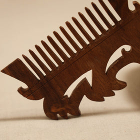 Bijnor hand carved sheesham wooden comb (medium) 29